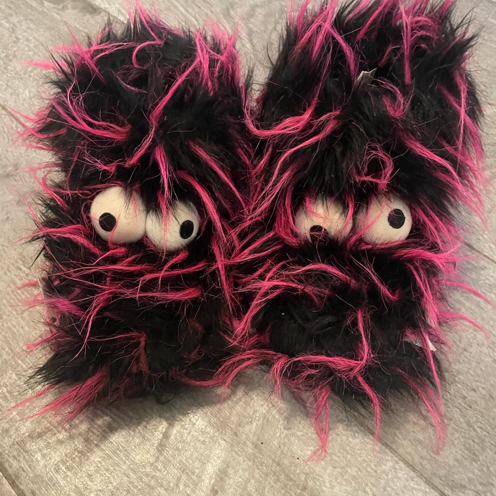 Monster high slippers size 13/1